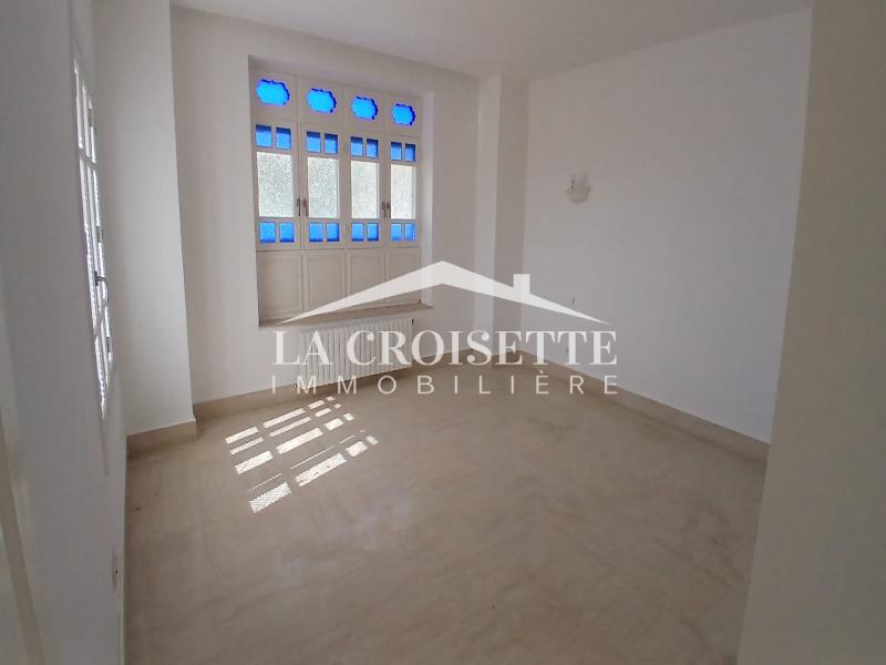 Villa S+7 avec piscine à Gammarth